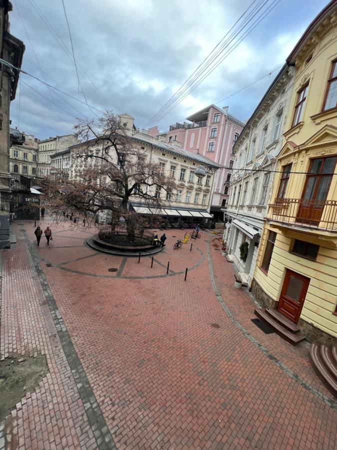 Апартаменти В Самому Центрі Львова В Проїзді Крива Липа Extérieur photo